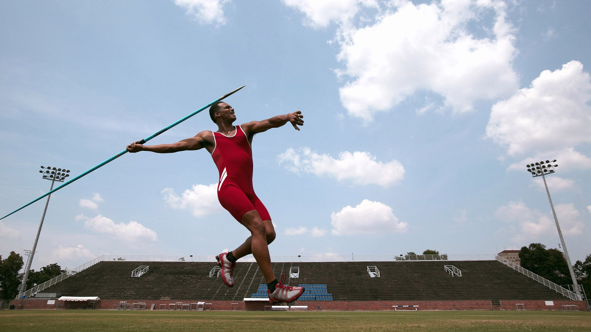 星空体育登录入口-足球裁判员国际交流活动提升执法水平，足球国际裁判证怎么考
